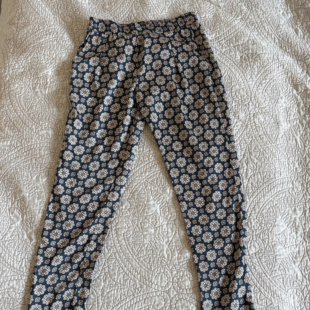 Forever 21 Blue and Beige Patterned Pants